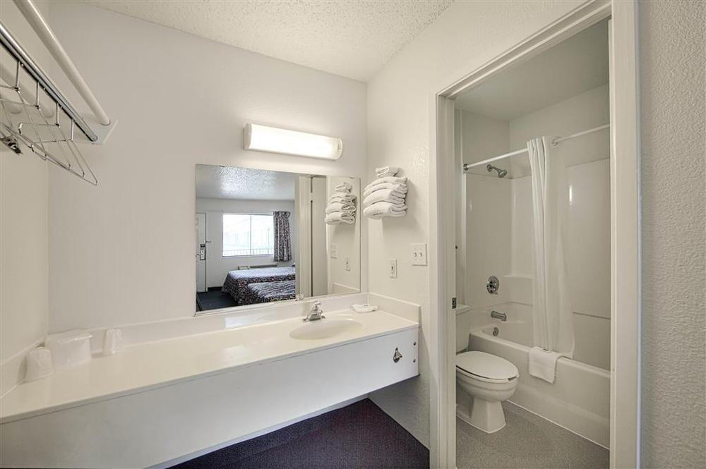 Hotel 6-euless, Tx - Dallas 2*