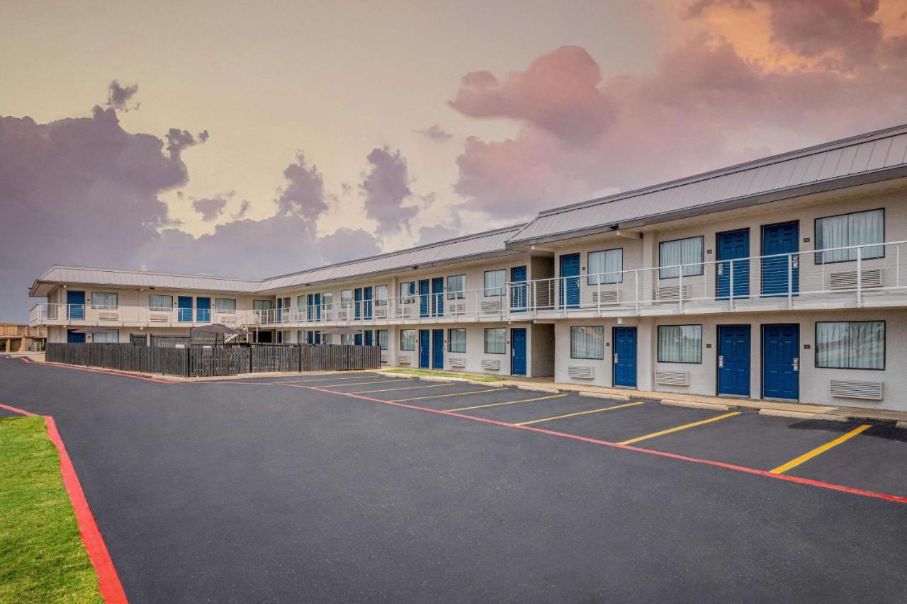 6-euless, Tx - Dallas 2* Euless